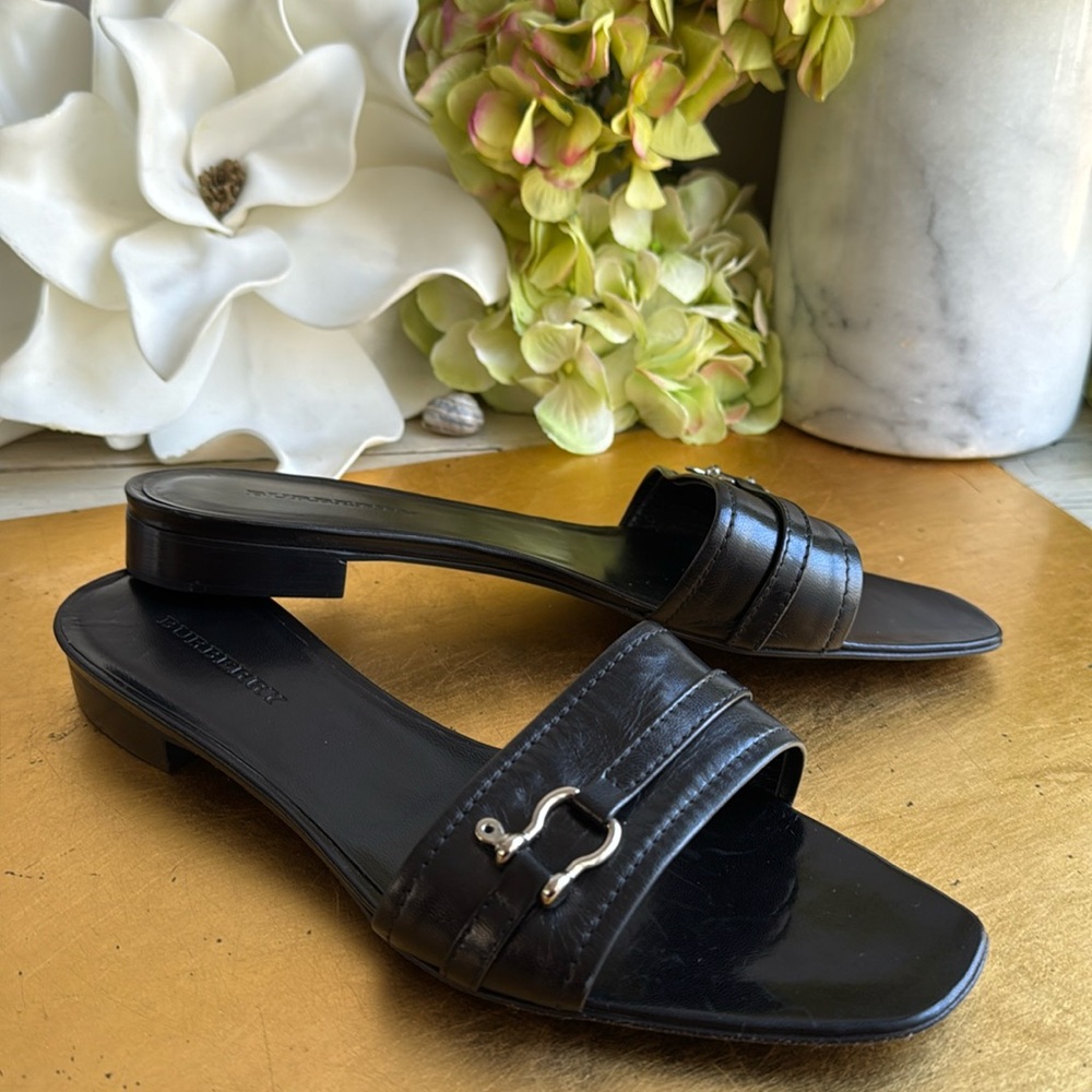 NWOT! Burberry Slide Sandals in Black Leather - Picture 2 of 14